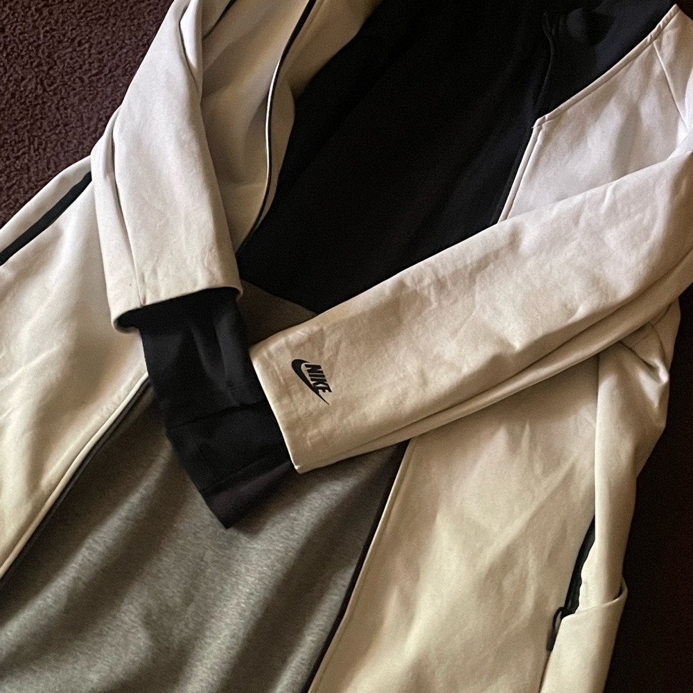 Long pass the knee Nike fall jacket worn once